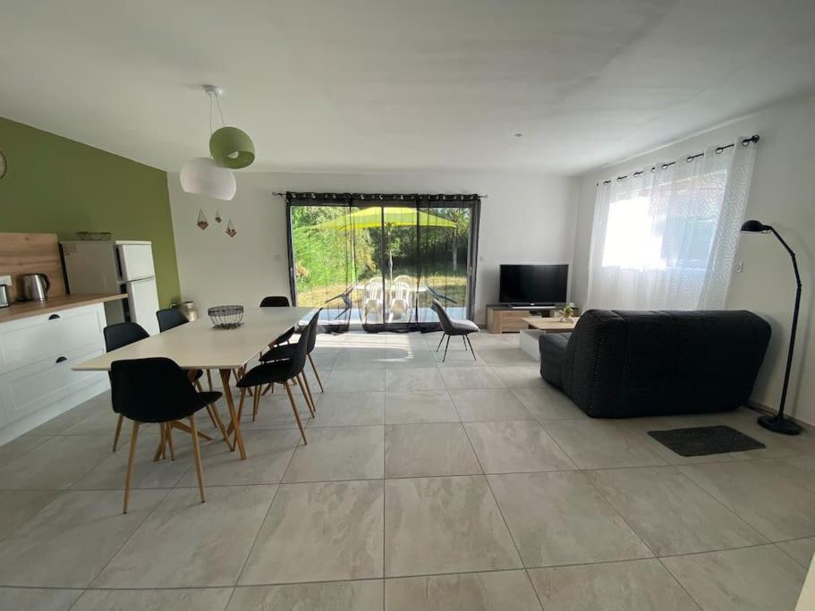 Vila Au Moryllon Lompnas Exteriér fotografie