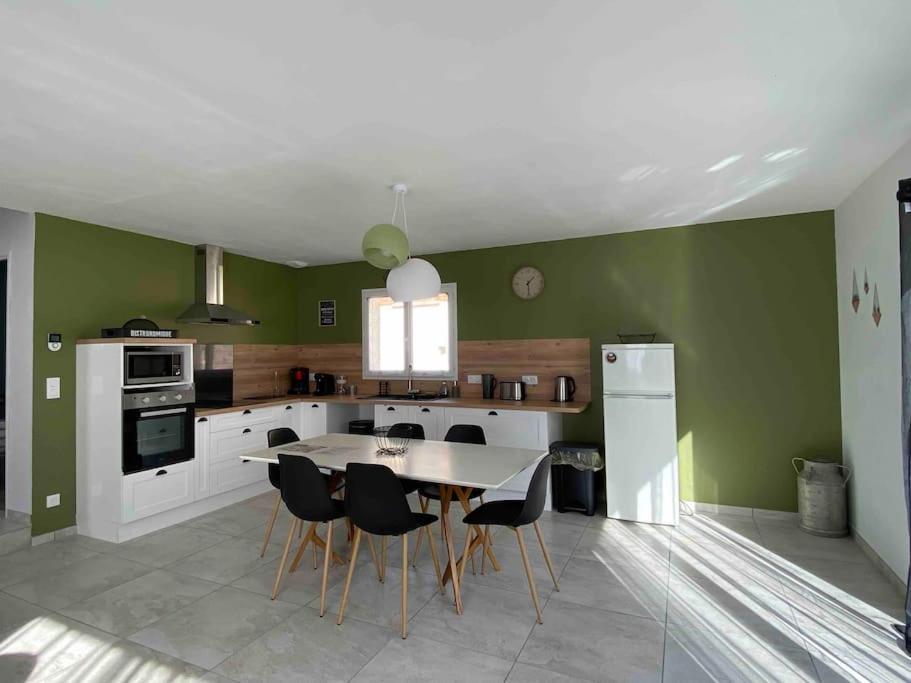 Vila Au Moryllon Lompnas Exteriér fotografie